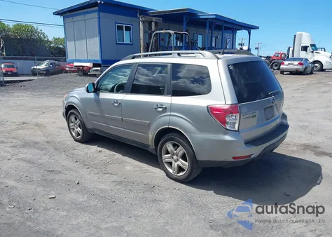 2010 Subaru Forester 2.5X Premium z USA, uszkodzony, nr VIN JF2SH6CC3AH774032